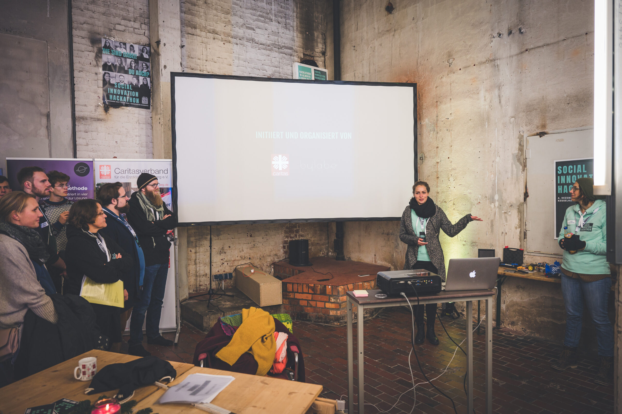 Präsentation der Ideen auf der großen Leinwand