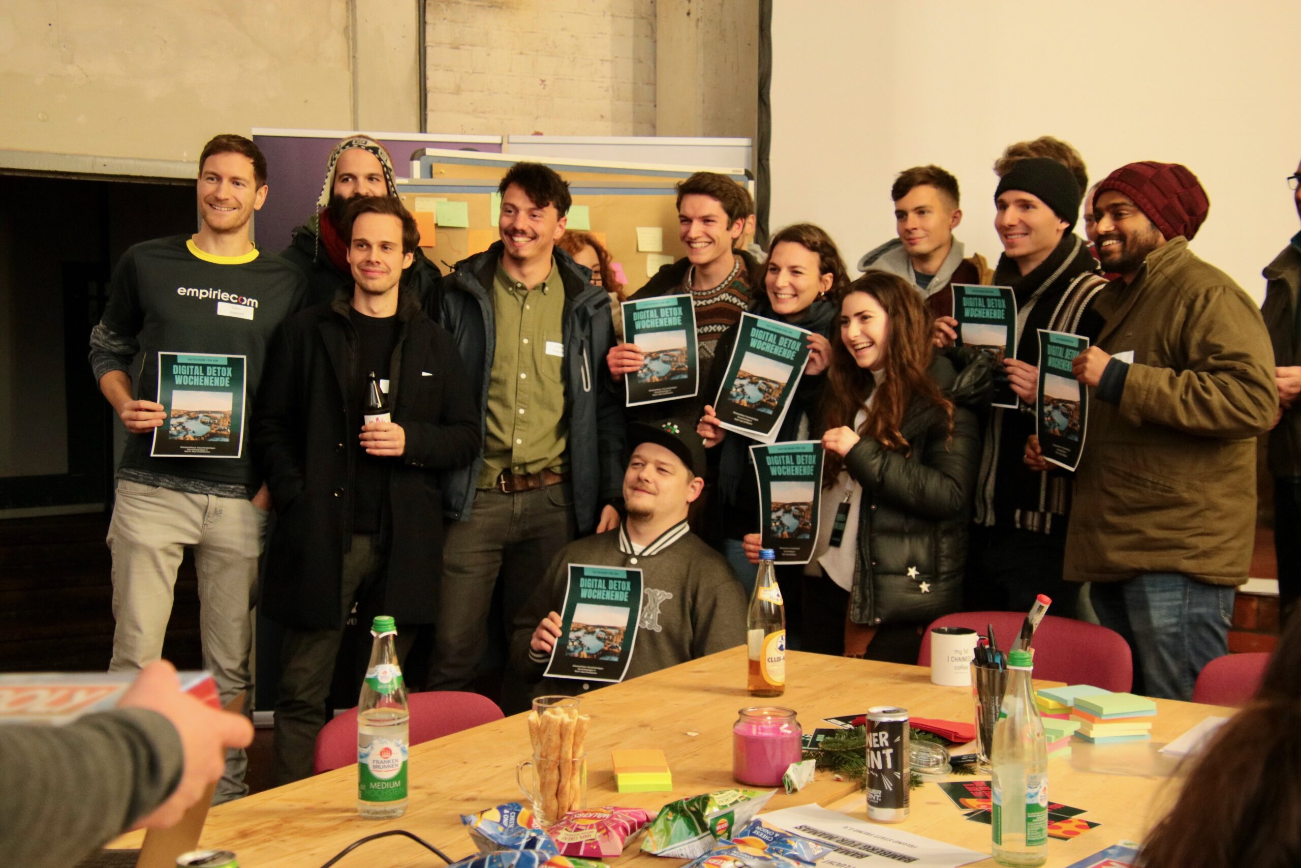 Social Hackathon Bamberg: Gruppenbild mit Urkunden